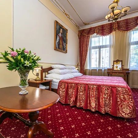 Hotel General Old Town 5*